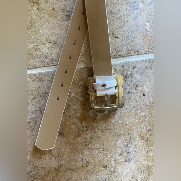 NWOT Narcisse Line - White 1 1/4”W belt with rhinestone buckle, L/XL fits 30-36 - Picture 5 of 6